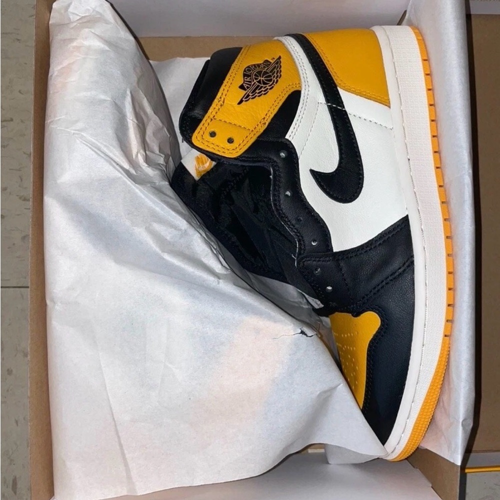Nike Men's Black White Yellow High-Top Sneakers
